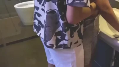 24小时拿下极品高颜值美女女上无套骑乘